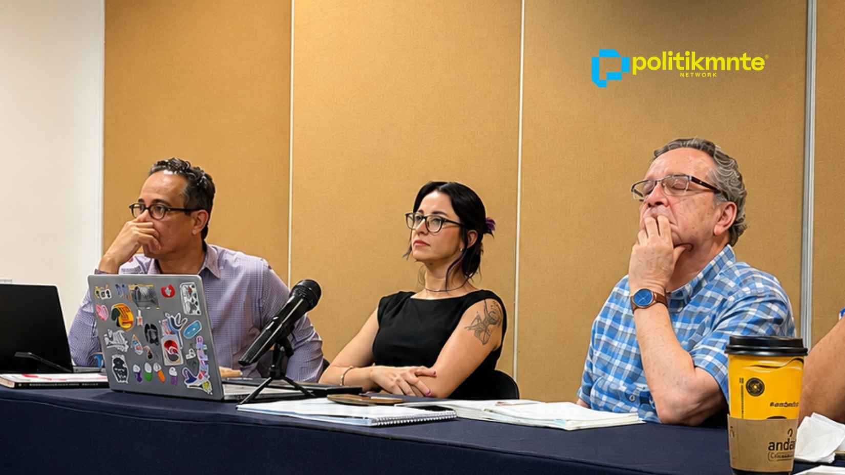 Alina Zapata ofrece la ponencia Ver entre desgarraduras La alegría de la cotidianidad ante el CEPOC.